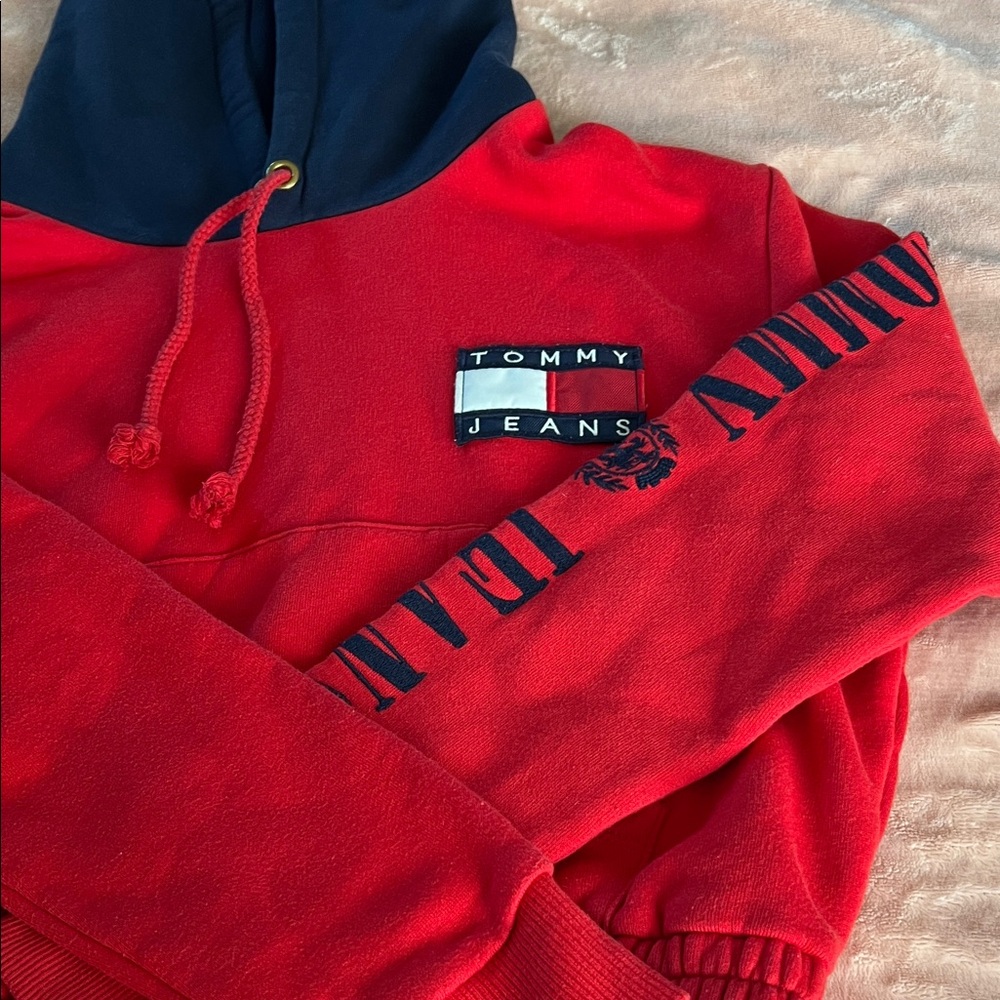 Tommy Hilfiger Jeans Cropped Retro 90s Hoodie Spell Out Sleeve Woman’s XS - Picture 4 of 8